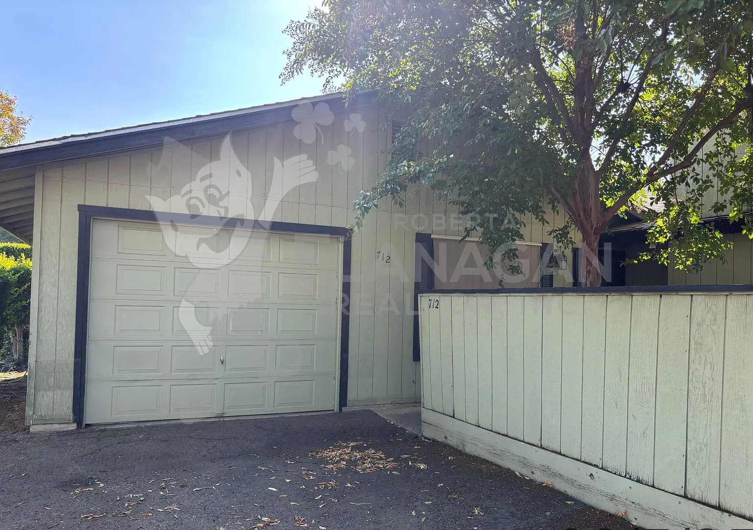712 W. Yosemite Avenue — Photo 1