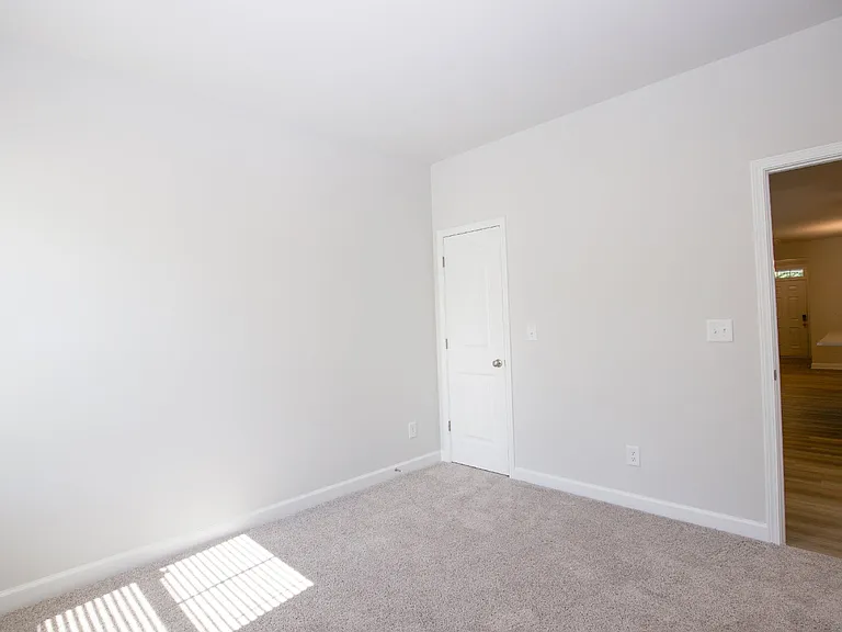 132 Michter St — Photo 38