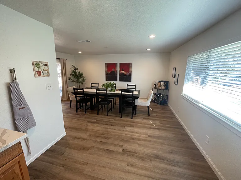 3882 Arrowhead Dr — Photo 4