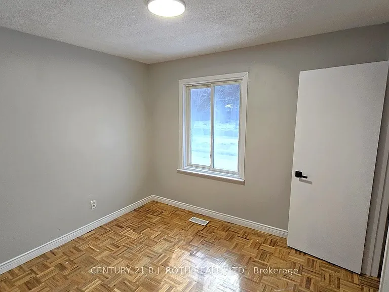41 Bayview Dr #UPPER — Photo 14