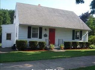 135 Twin Brook Rd, Hamden, CT 06514