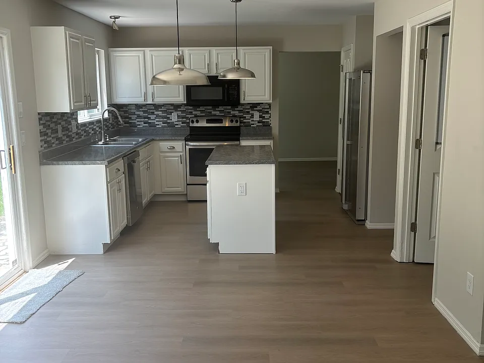 1041 Franko Dr