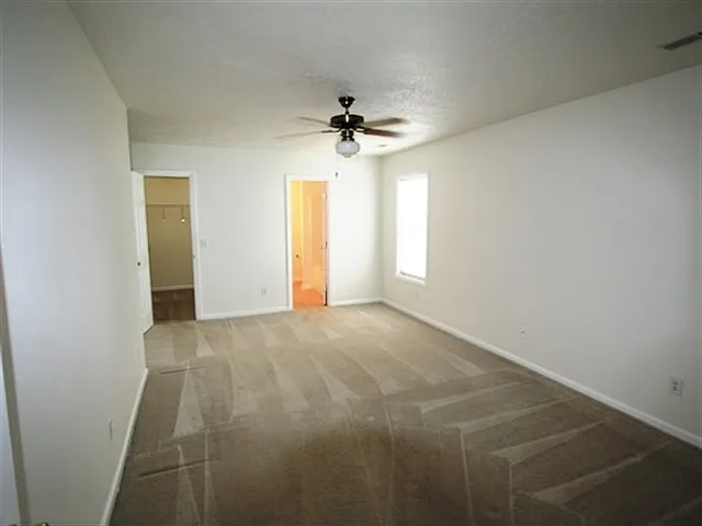 2416 Bradfield Ct — Photo 6