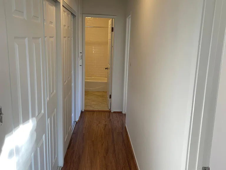 521 N Hill Ave #10 — Photo 6