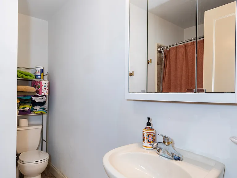 1698 Temple Ave — Photo 9
