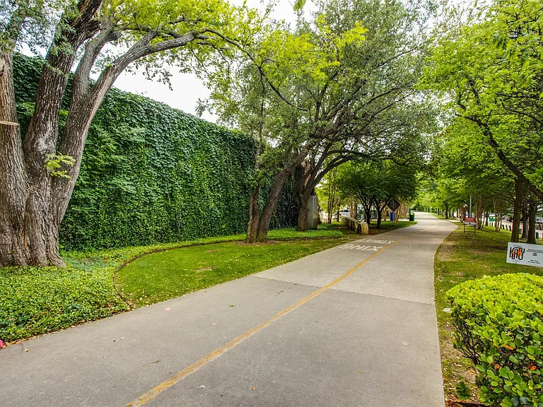7215 Holly Hill Dr #101 — Photo 46