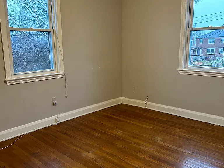 2907 Glendale Ave — Photo 14
