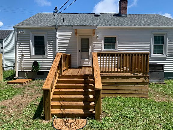 2nd image of 3305 Arendell St