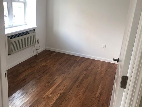 5th image of 2438 Barker Ave #2A