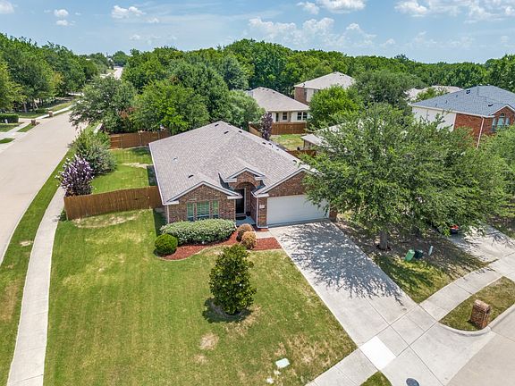 2nd image of 2216 Julian Dr