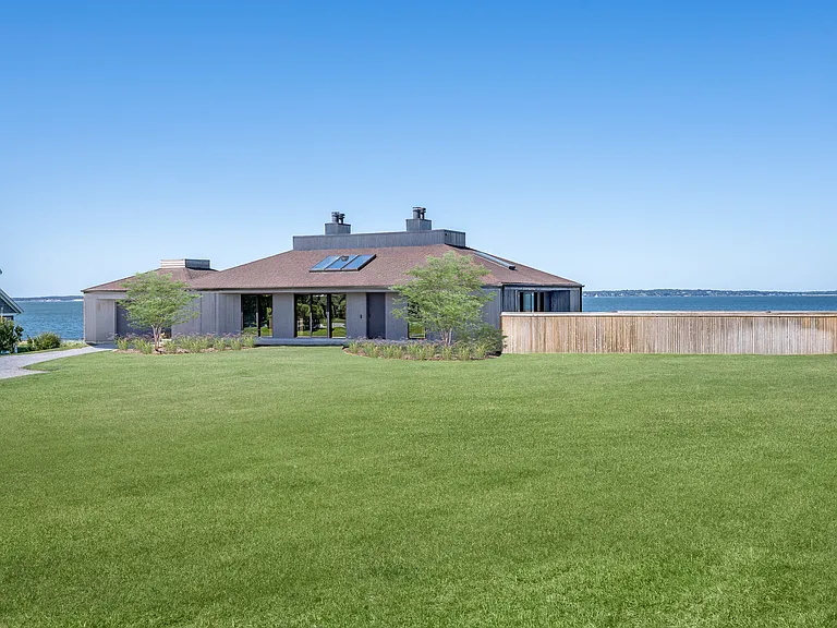 13 Peconic Ave — Photo 8