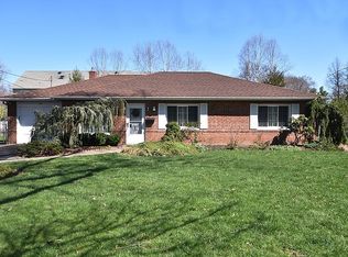 5 Beacon Ave, Livingston, NJ 07039