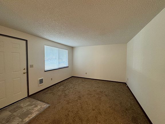 3rd image of 106-108 S 10th St #106-3