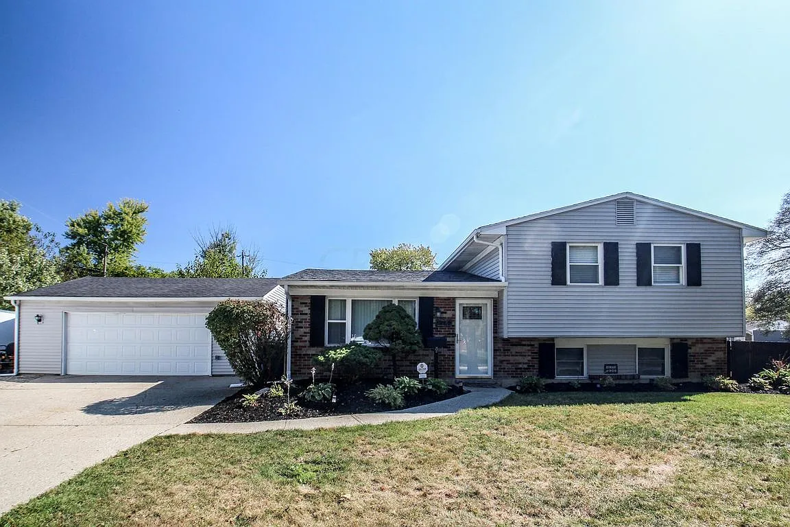 2752 Maywood Rd photo 1
