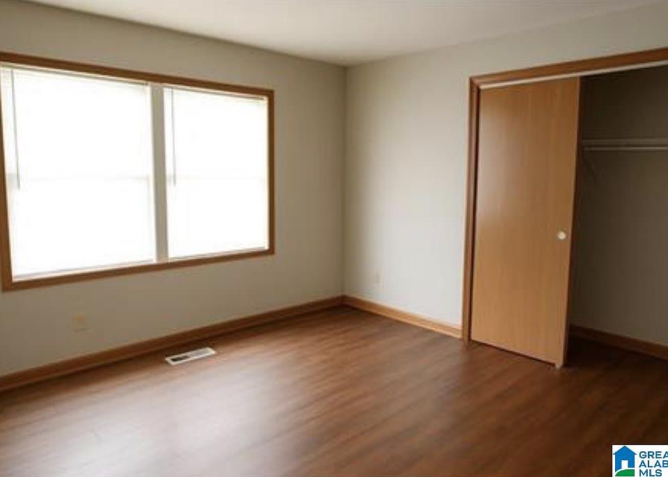 1st image of 609 Center Way S