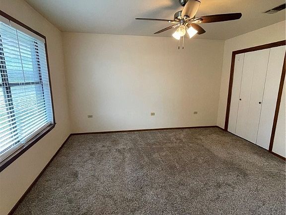 3rd image of 13/15 Moss Rock Dr