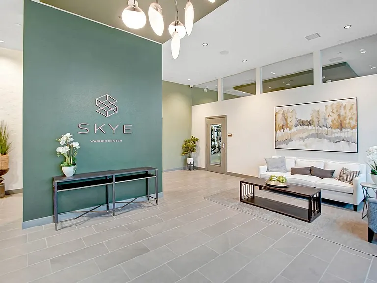 Skye at Warner Center — Photo 12