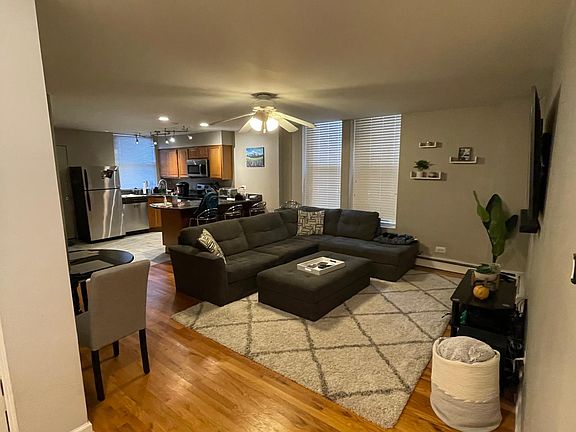 2nd image of 2053 N Dayton St APT 1R