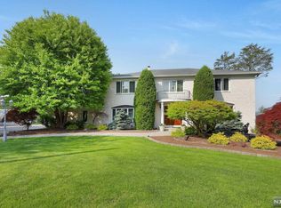 204 Mountain Ave, Hawthorne, NJ 07506