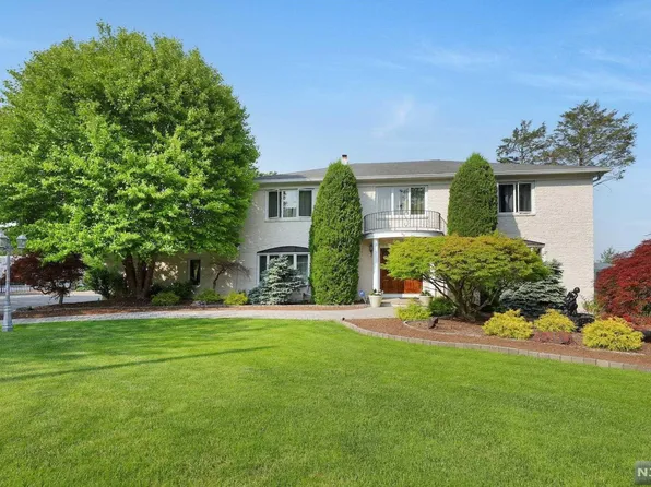 204 Mountain Ave, Hawthorne, NJ 07506