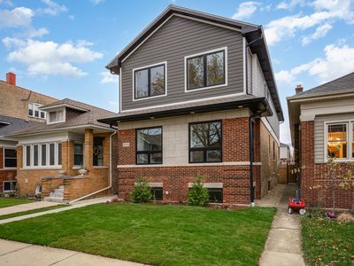 2225 W Carmen Ave, Chicago, IL, 60625