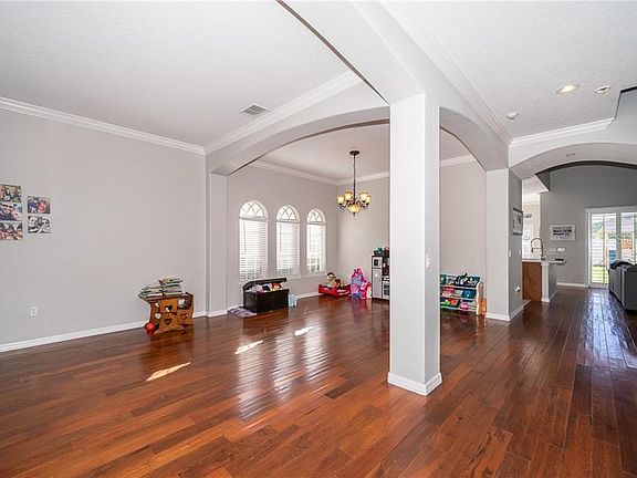 4th image of 1642 Swallowtail Ln