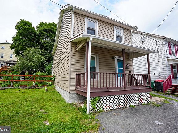 3rd image of 367 Allen St