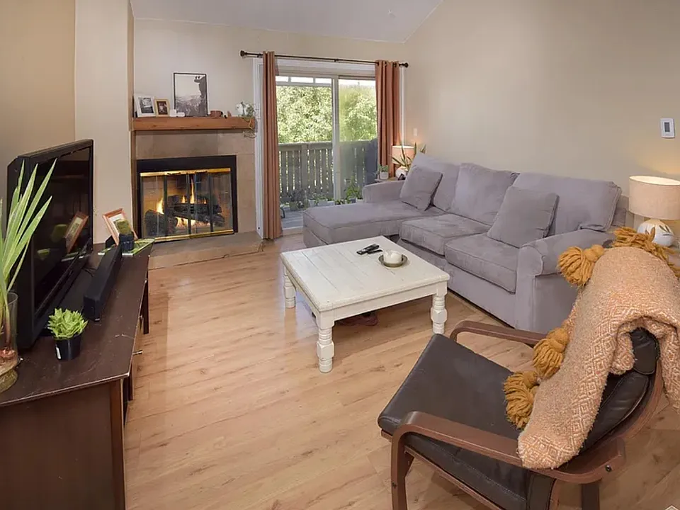 998 W Beaver Creek Blvd #312