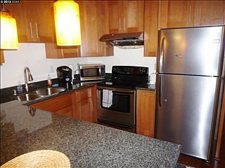 4th image of 24 Parkview Ter
