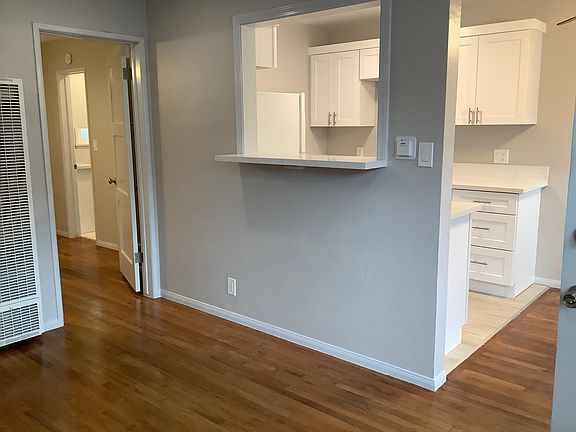 4th image of 398 Carroll Park E APT 3