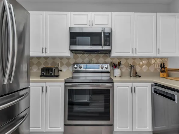 77663 S Woodhaven Dr, Palm Desert, CA 92211