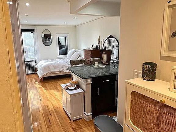 2nd image of 322 E 74th St APT 5C