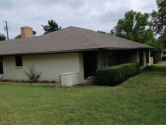 2nd image of 1512 Meadow Ln