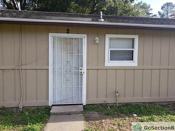 2nd image of 4117 Lorenzo Ct APT 2