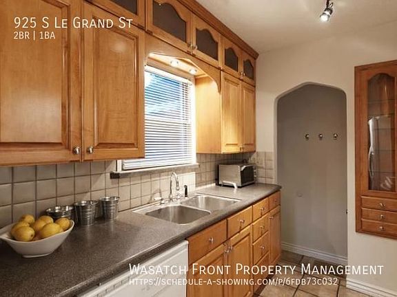 4th image of 925 S Le Grand St