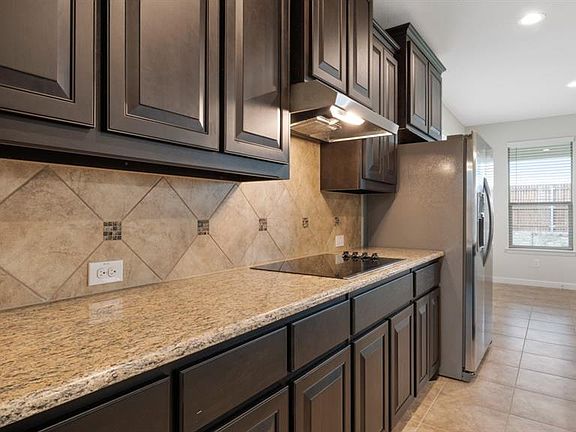 5th image of 414 Dalroy Dr