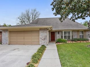 8108 Ferrara Dr, Harahan, LA 70123