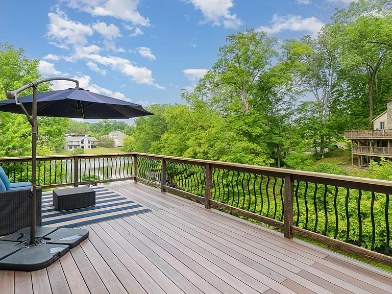 1753 Cove Cir E — Photo 23