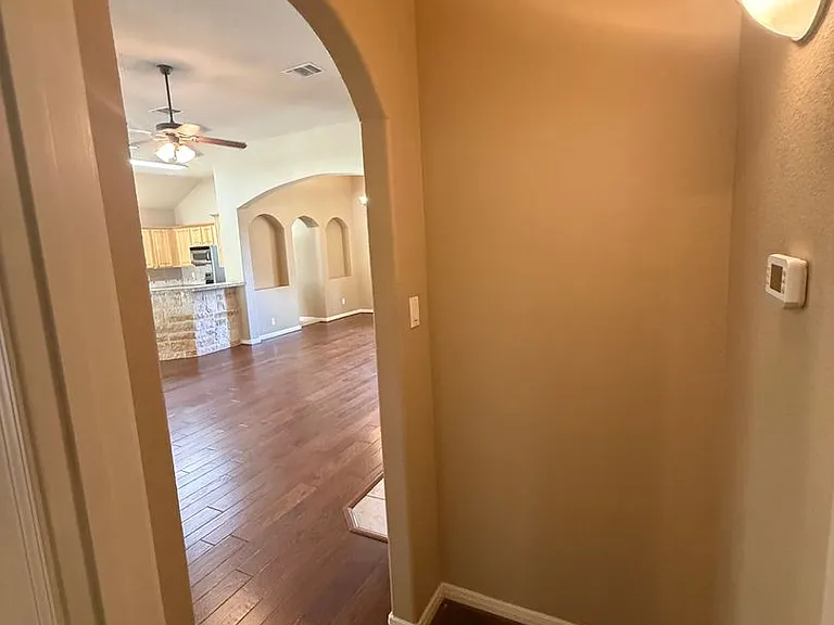 270 Delanoy — Photo 24