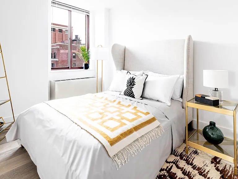 444 W 35th St #6C — Photo 12