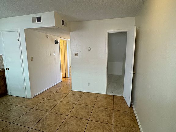 5th image of 3701 Keltner Ave #22
