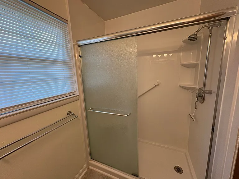 7326 President St — Photo 10