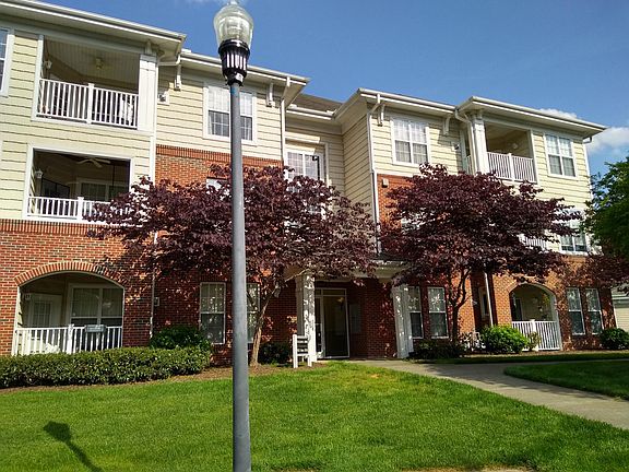 2nd image of 1011-1024 Arborgate Cir #24