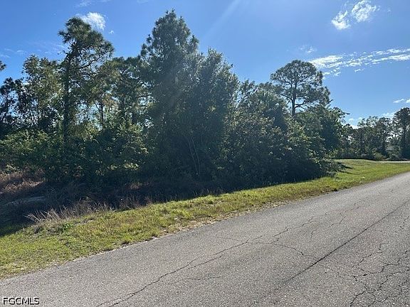 3rd image of 371 Eisenhower Blvd