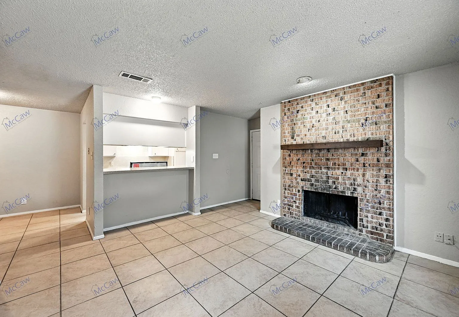 2 bed, 2.0 bath, 918 sqft, $1,100 — Photo 4