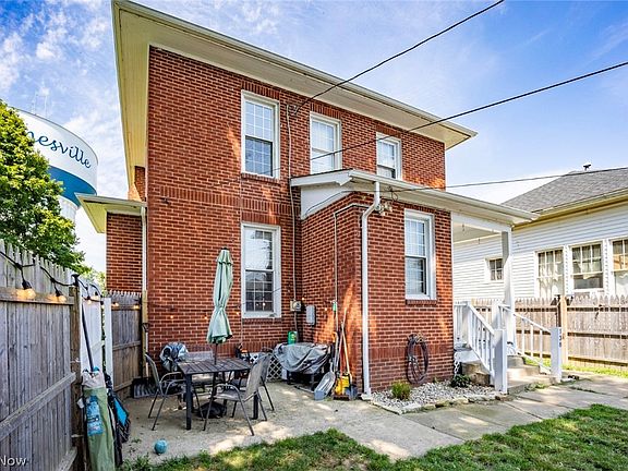 5th image of 138 Hamline Ave