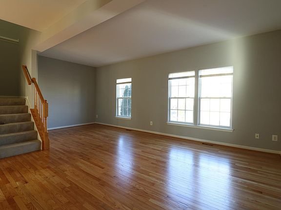 4th image of 2581 Sutters Mill Dr