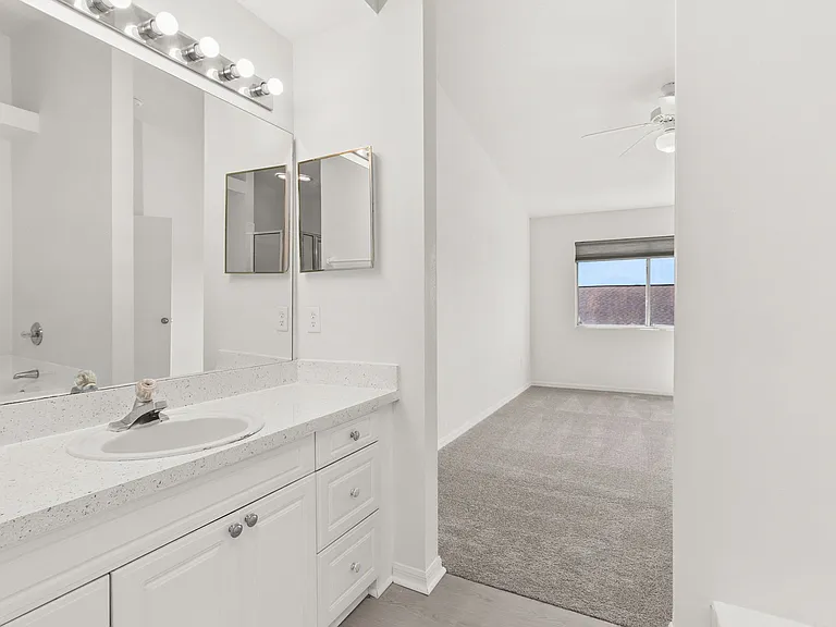 403 Orchid Dr — Photo 29