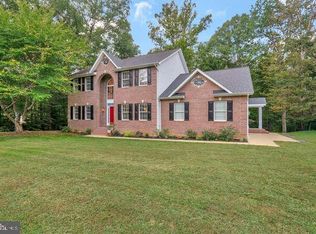 8285 Hudson Dr, La Plata, MD 20646