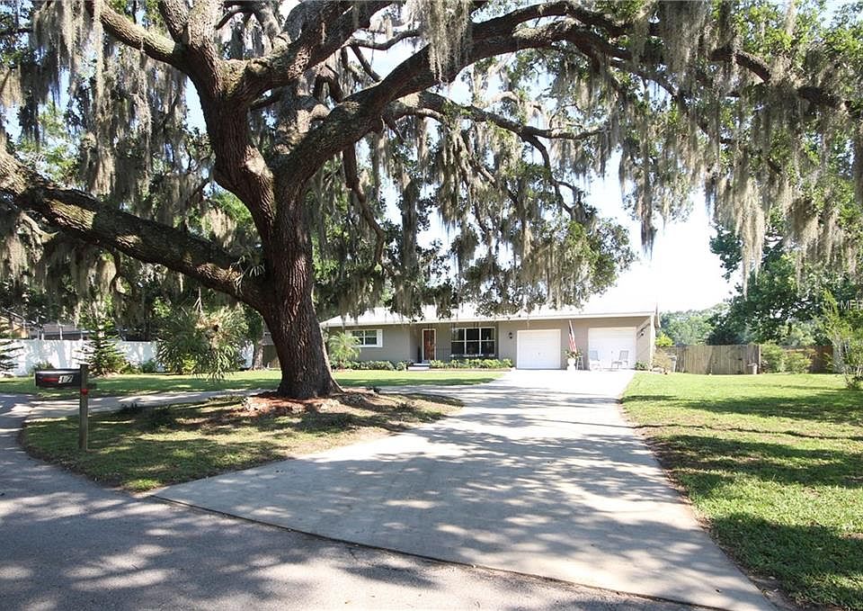 1st image of 17 Lotus Lake Dr